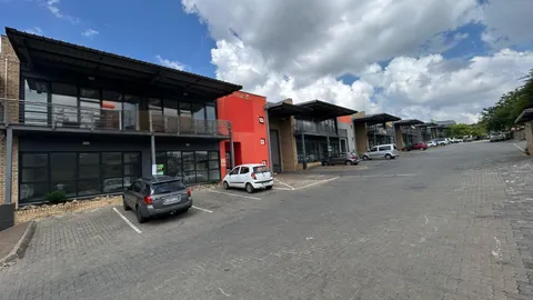 447 Epson Avenue, North Riding